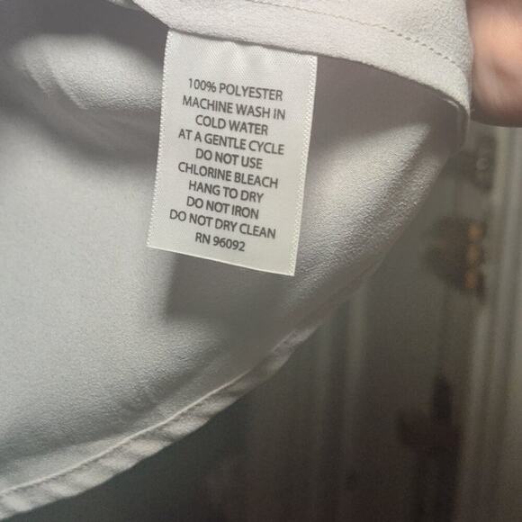 Cynthia Rowley Sleeveless semi pleated ruched neck blouse Size M - Picture 9 of 9